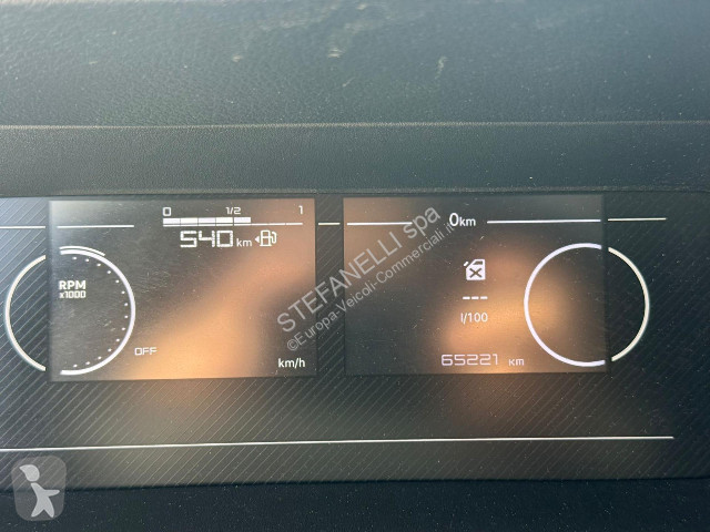 عربة نفعية Opel VIVARO 2.0 145CV L2H1