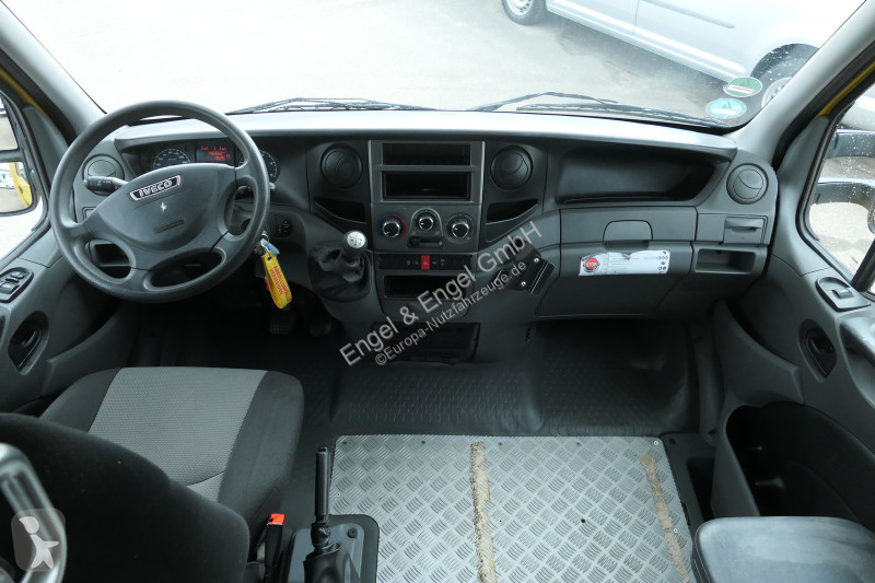 Véhicule utilitaire Iveco Daily 35 S11 C30C...