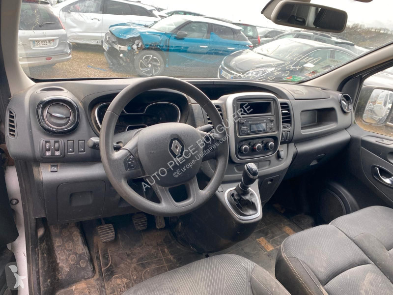 عربة نفعية Renault III 2.0 DCi 145 L1H1 / FS466