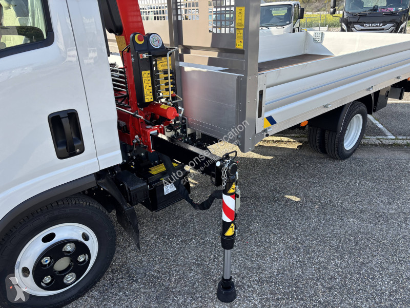 Furgoneta Isuzu PLATEAU+GRUE FASSI F30M.0.23...