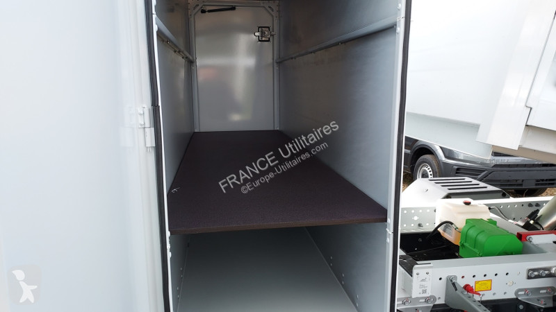 Véhicule utilitaire Iveco DAILY BENNE ALU JPM 6...