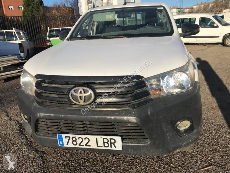 عربة نفعية Toyota