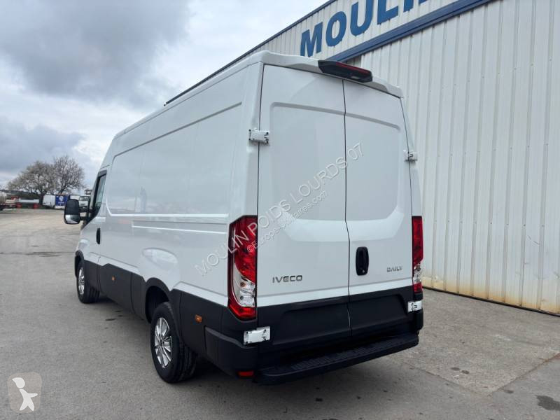 عربة نفعية Iveco