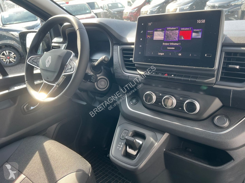 Véhicule utilitaire Renault TRAFIC III FG NEUF:...