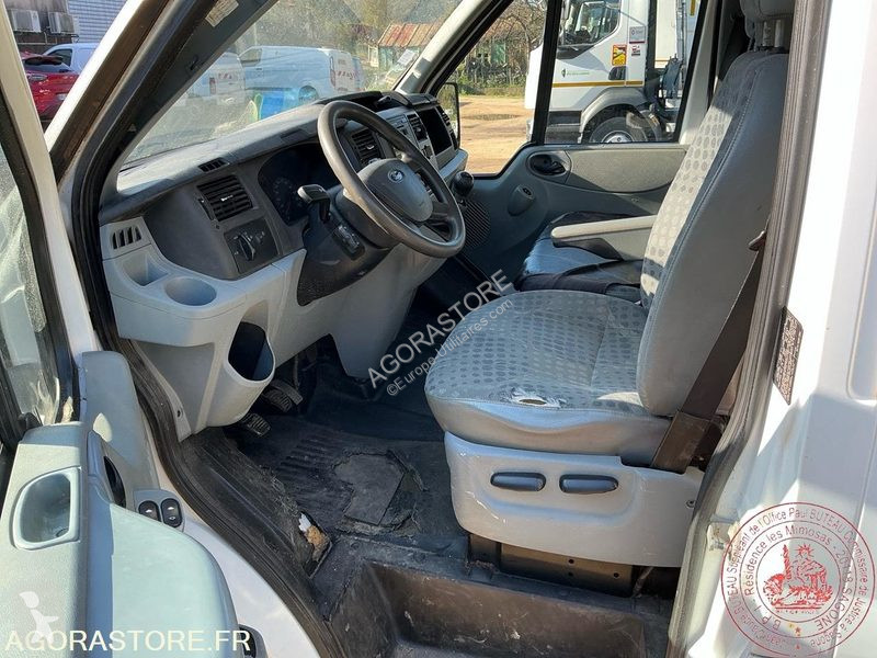 Коммерческий автомобиль Ford TRANSIT