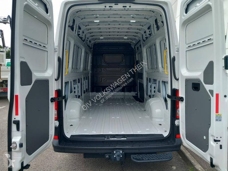 Коммерческий автомобиль Volkswagen CRAFTER VAN...