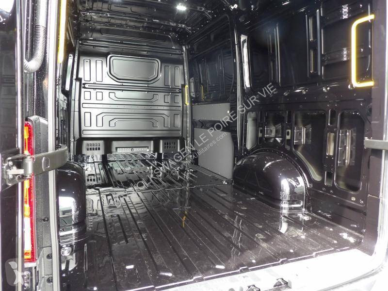 Volkswagen CRAFTER VAN 35 L3H3 2.0 TDI 177 CH...