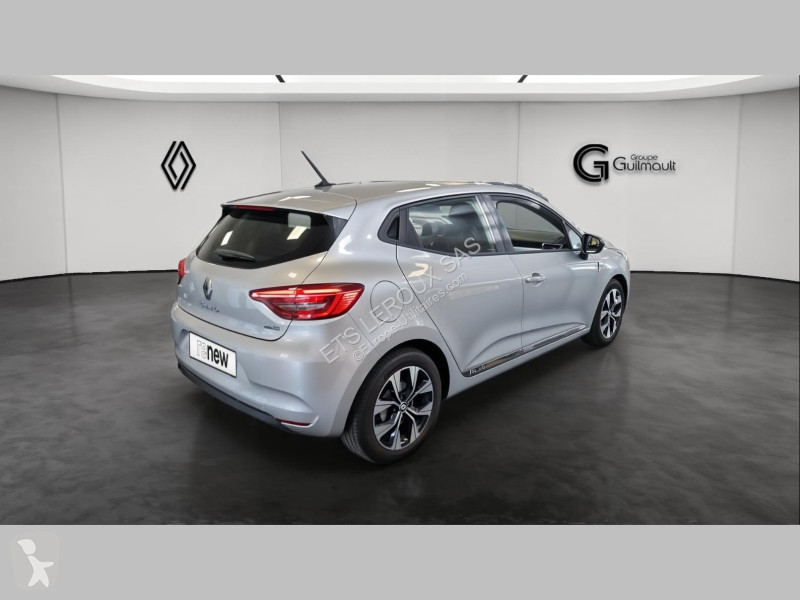 عربة نفعية Renault CLIO V