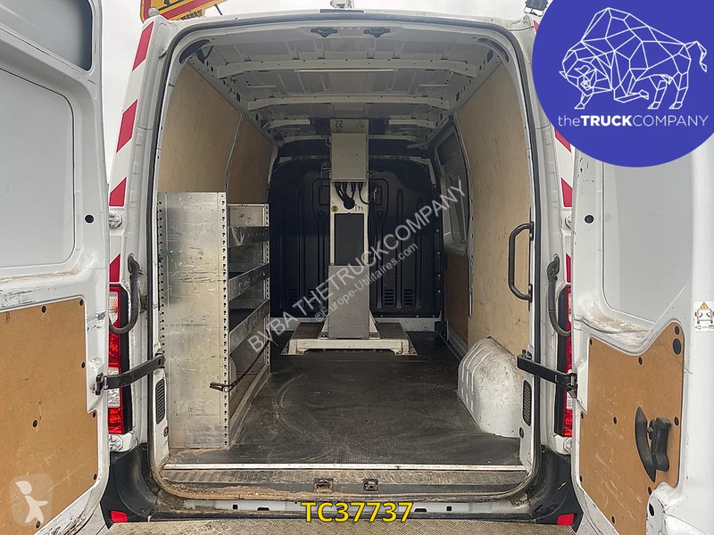 Véhicule utilitaire Renault 145.35 klubb