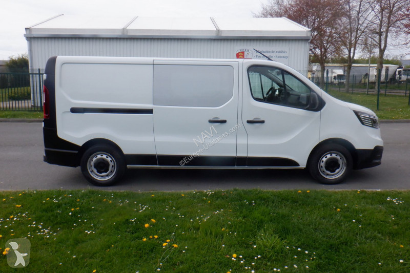 Furgoneta Renault TRAFIC III FG 2.0 BLUE DCI...