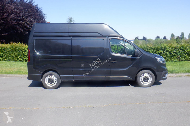 Véhicule utilitaire Renault TRAFIC III FG L2H2...