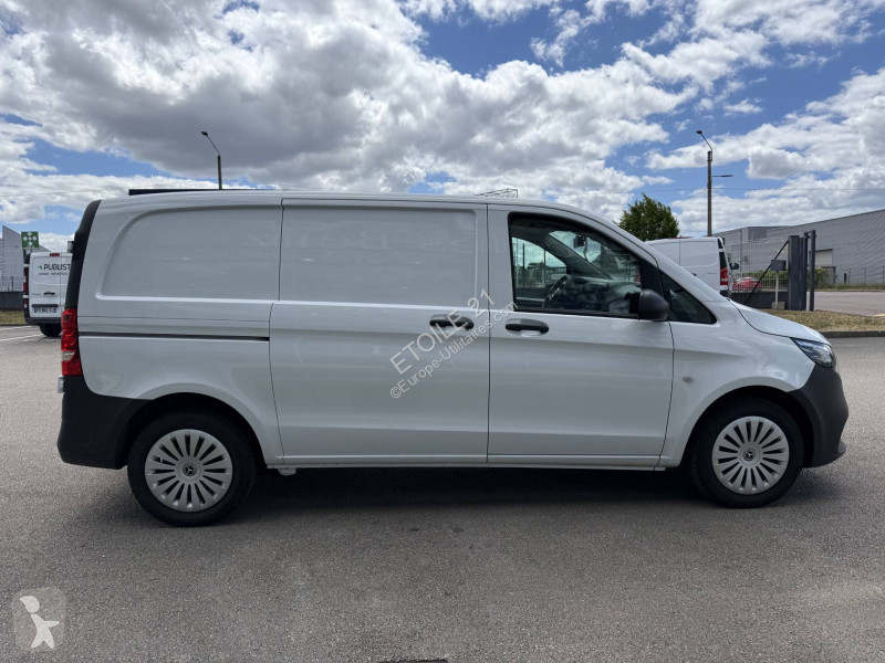 Samochód dostawczy Mercedes VITO FOURGON 114...