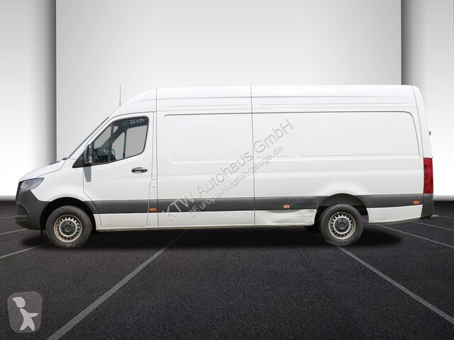 Коммерческий автомобиль Mercedes Sprinter 317...