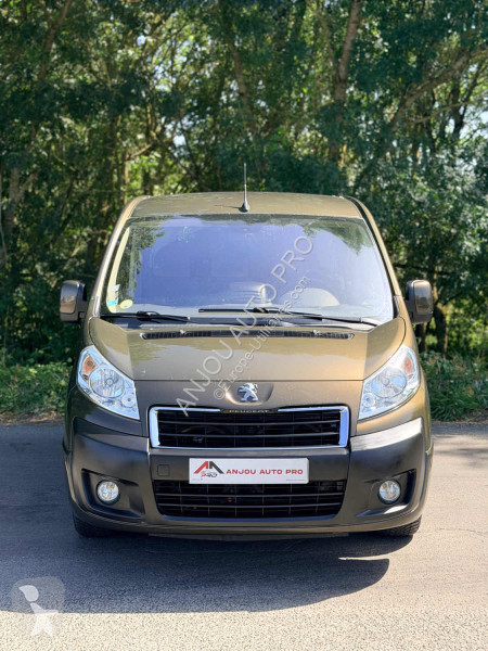 عربة نفعية Peugeot TEPEE 2.0 HDI 163CH ALLURE...