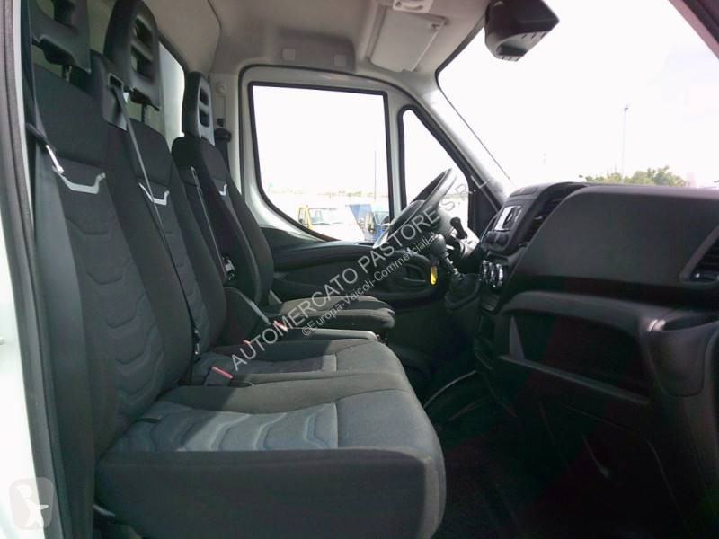 عربة نفعية Iveco