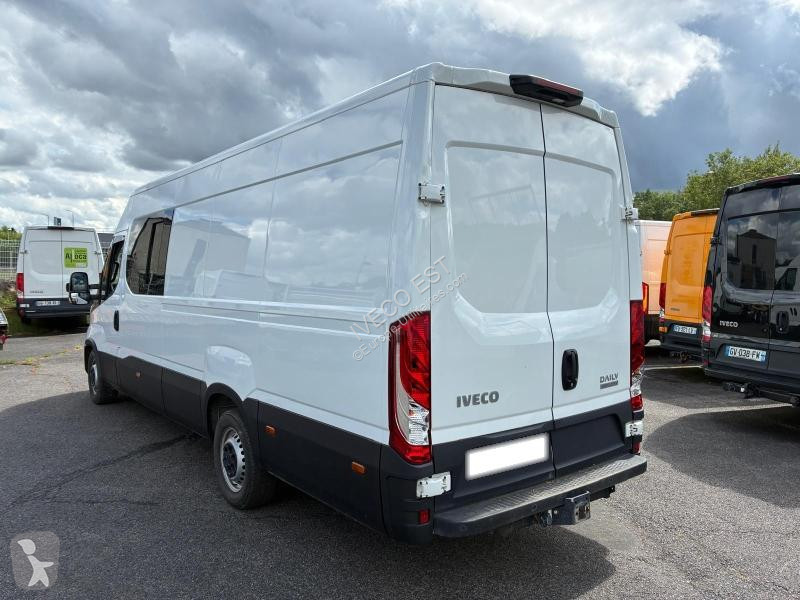 Véhicule utilitaire Iveco 35S Fg 35S21 Moteur...