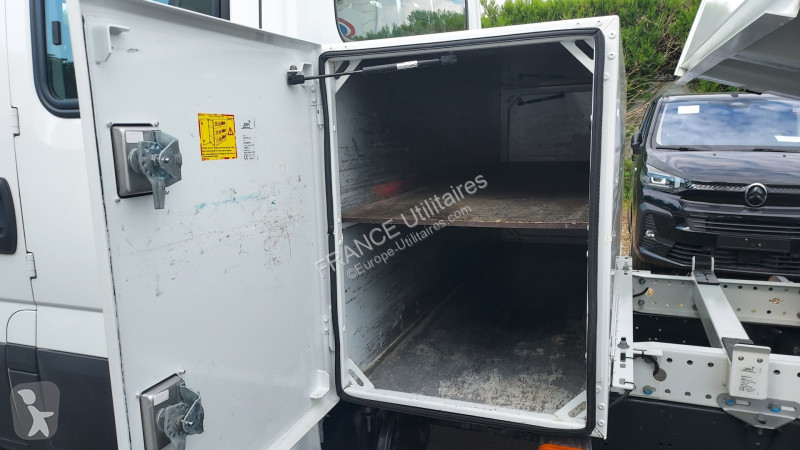 Véhicule utilitaire Iveco DAILY BENNE 6 PLACES...