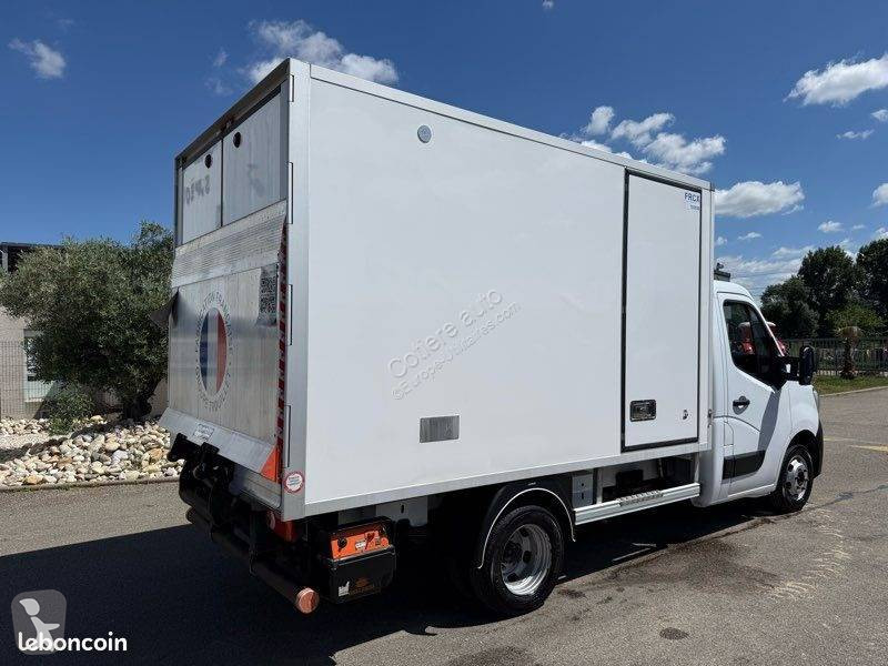 عربة نفعية Renault