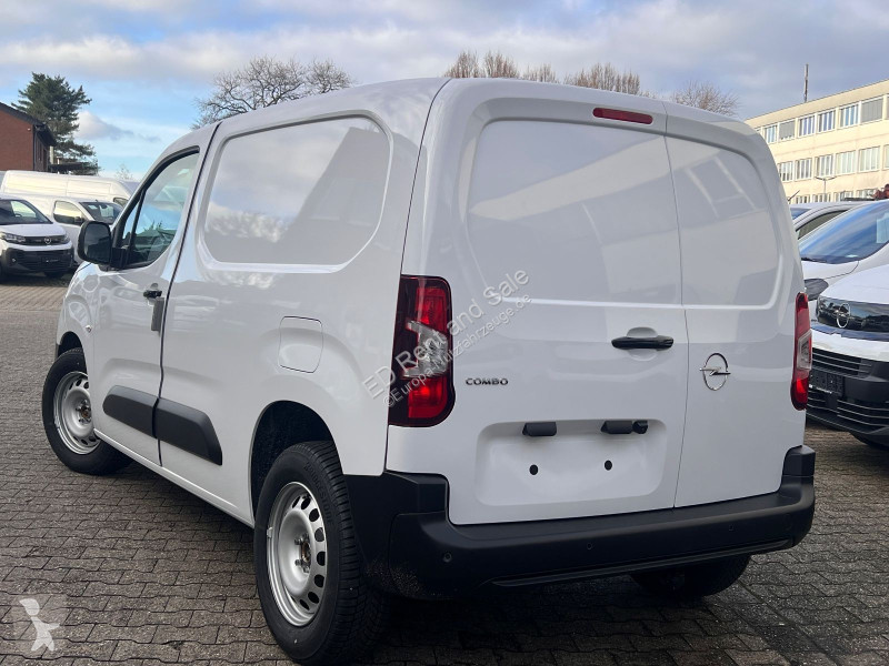 Véhicule utilitaire Opel Cargo...