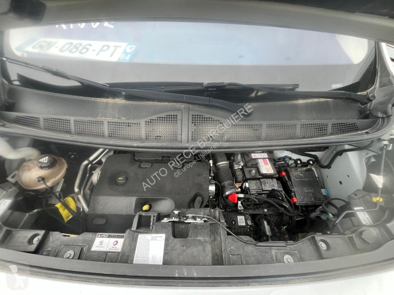 عربة نفعية Peugeot III 2.0 HDI 177 / GN086