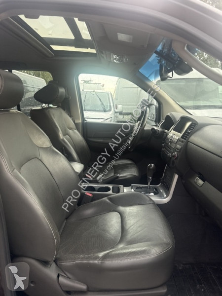 Véhicule utilitaire Nissan NAVARA 3.0 V6 DCI...
