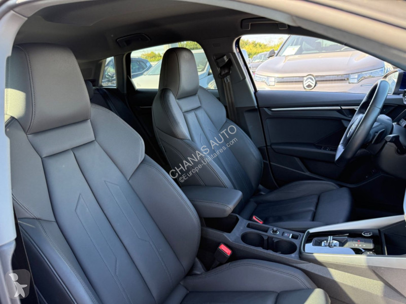 Véhicule utilitaire Audi 40 TFSIe 204 Design...