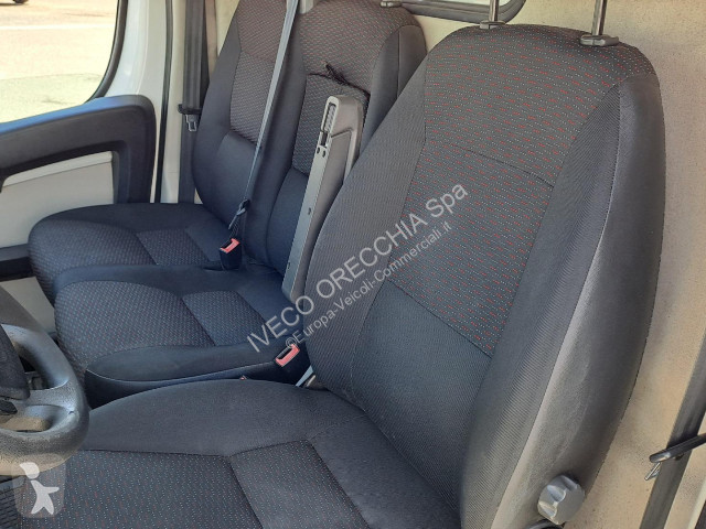 عربة نفعية Peugeot BOXER