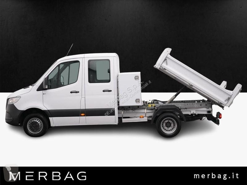 Samochód dostawczy Mercedes