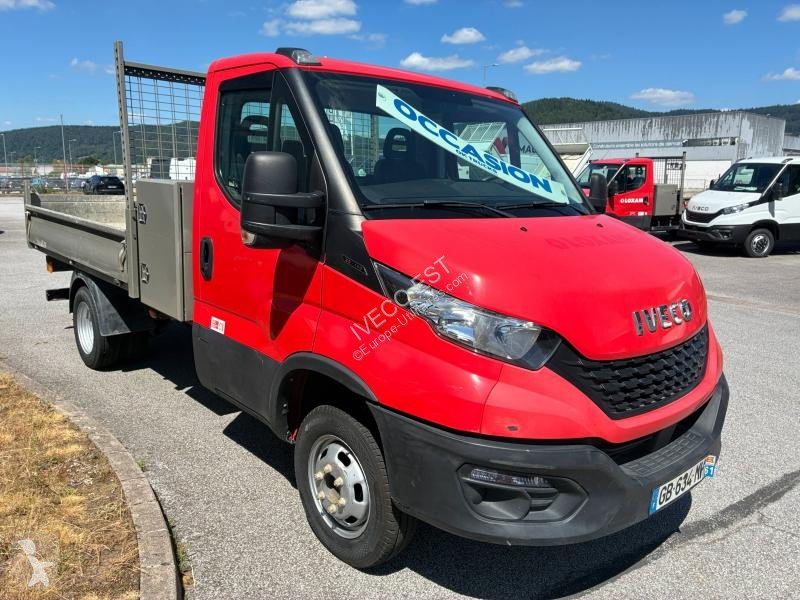 Véhicule utilitaire Iveco CCb 35C14 Benne +...