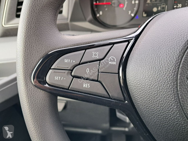 Véhicule utilitaire Nissan 3T5 2L 150...