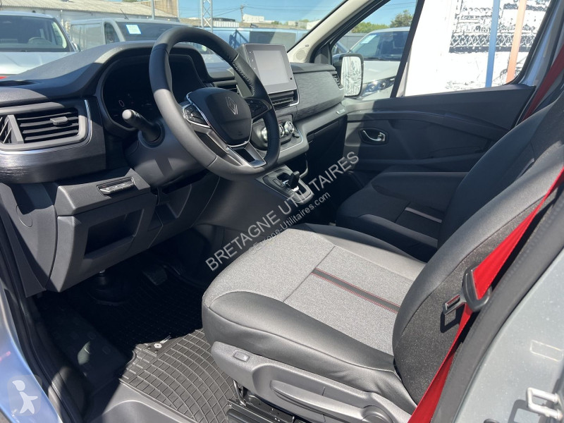 Véhicule utilitaire Renault TRAFIC III FG NEUF:...