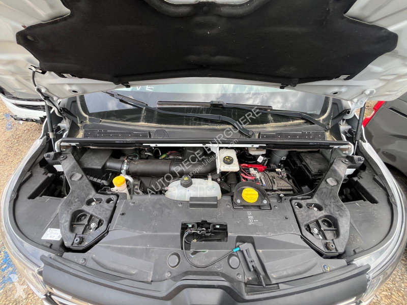 عربة نفعية Renault III 2.0 DCi 150 Intens 9...