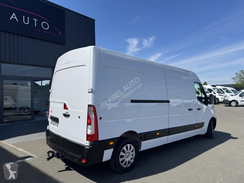 Véhicule utilitaire Nissan