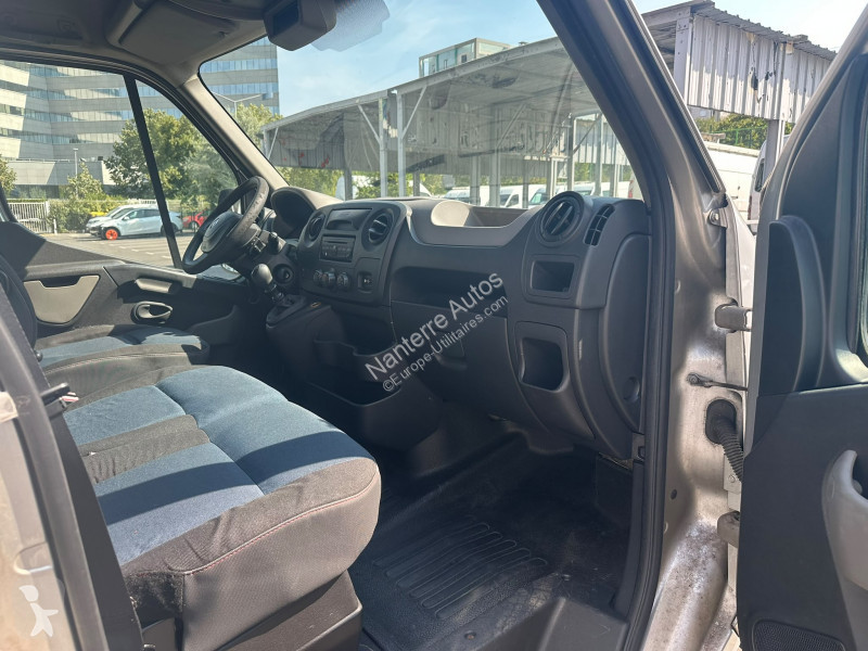 Véhicule utilitaire Renault MASTER III FG HAYON...