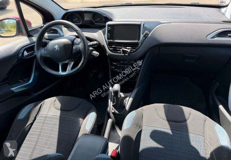 عربة نفعية Peugeot