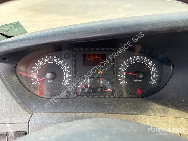 Iveco  35C12 van