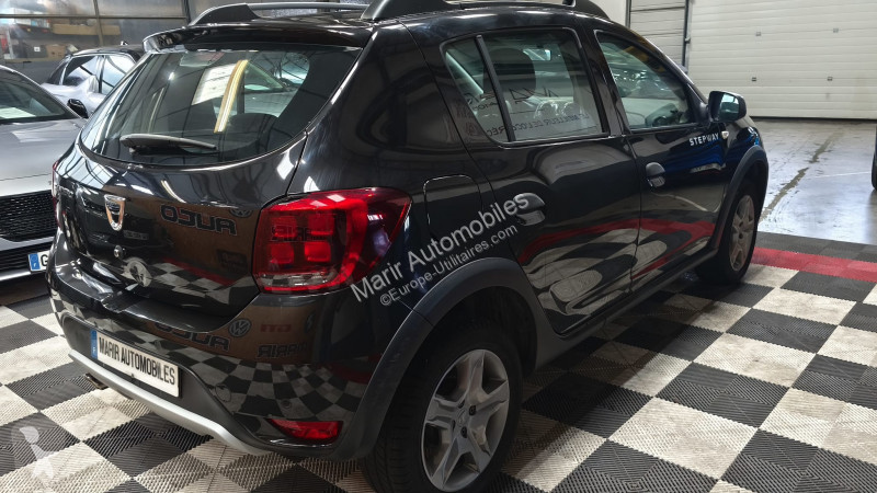 عربة نفعية Dacia SANDERO