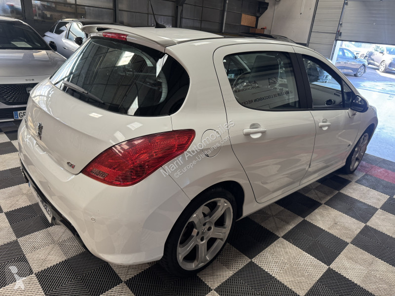 عربة نفعية Peugeot 308