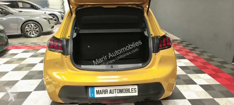 عربة نفعية Peugeot 208
