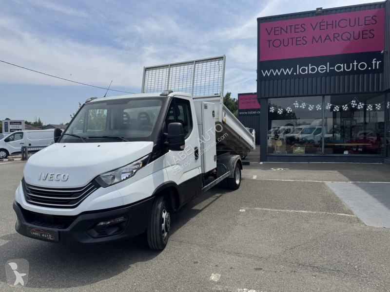 Véhicule utilitaire Iveco 35c14
