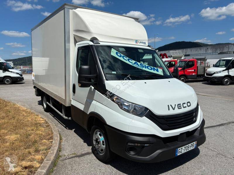 Véhicule utilitaire Iveco 3.0 - Caisse 20 m3 +...