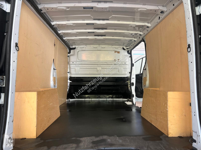 Furgoneta Renault 2,0 dCi L2-H1*Lang*Garantie*AHK*