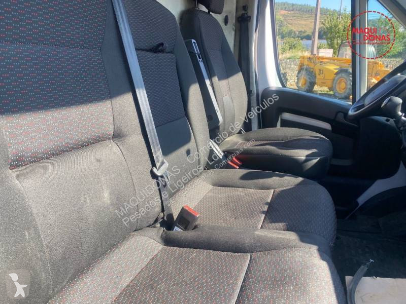 عربة نفعية Peugeot