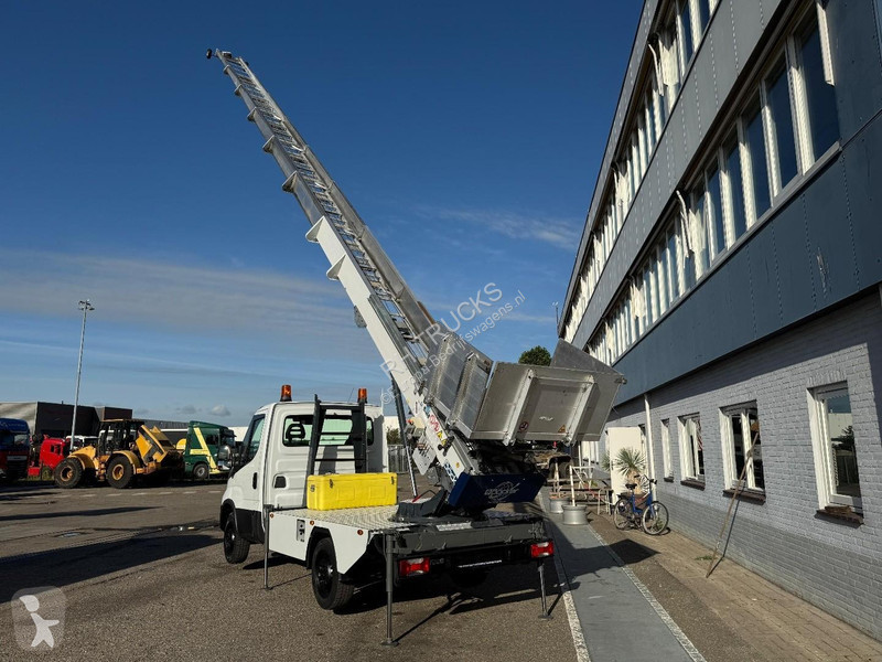 عربة نفعية Iveco 35-120 EURO 6 + Lift 30m...