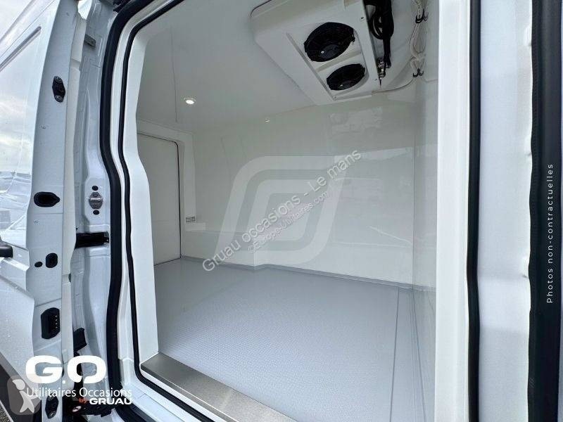 Samochód dostawczy Nissan