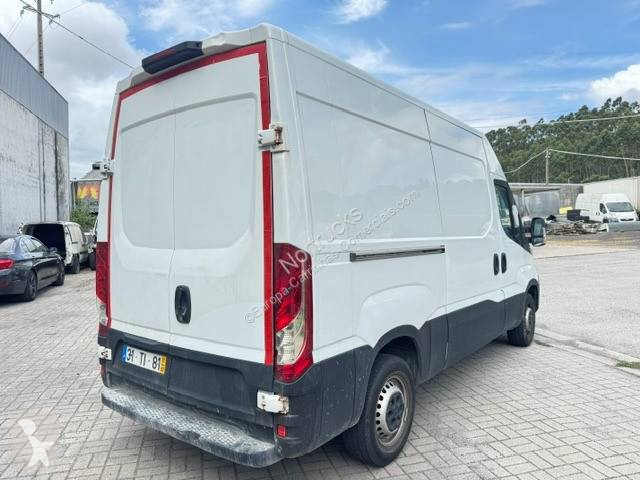 عربة نفعية Iveco