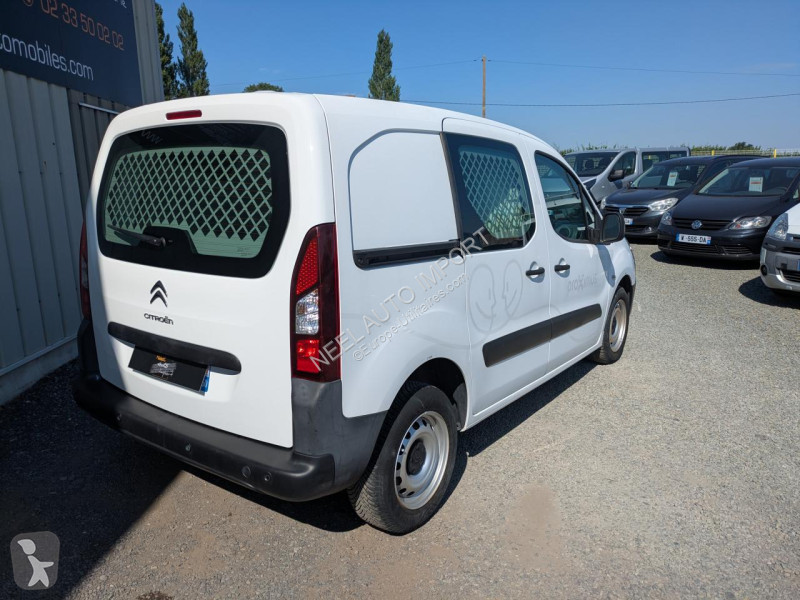 Véhicule utilitaire Citroën BERLINGO II 1.6...