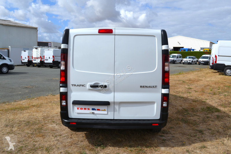 Véhicule utilitaire Renault RENAULT TRAFIC III...