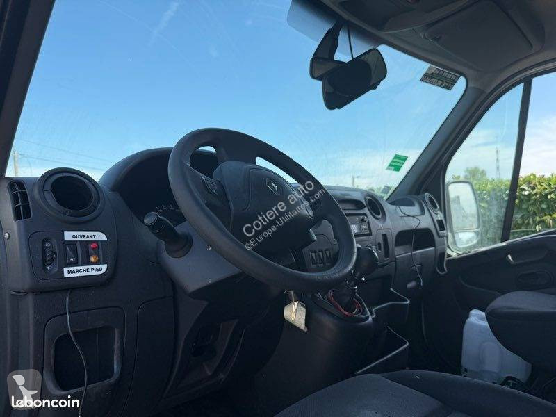 عربة نفعية Renault
