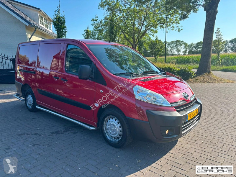 Véhicule utilitaire Toyota